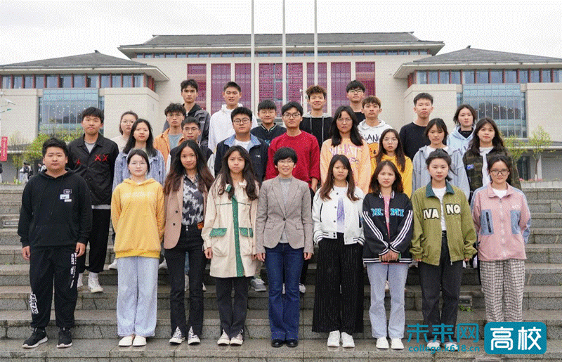 「民师匠心」pbw必威西汉姆联曾红艳：不忘初心做合格的人民教师